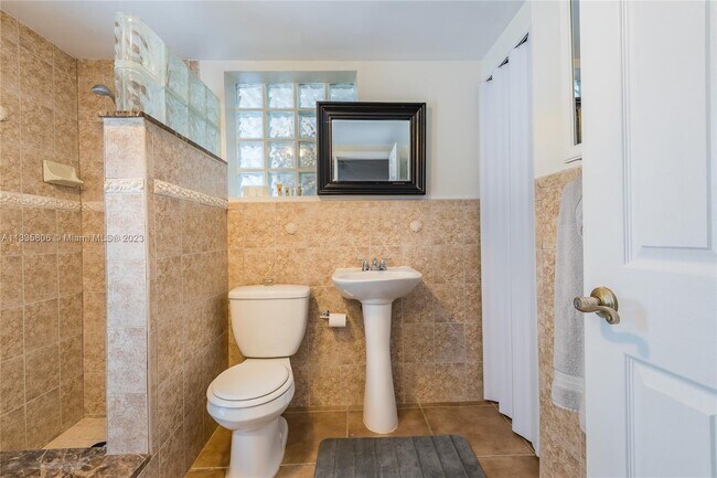 Building Photo - 26 NE 3rd St