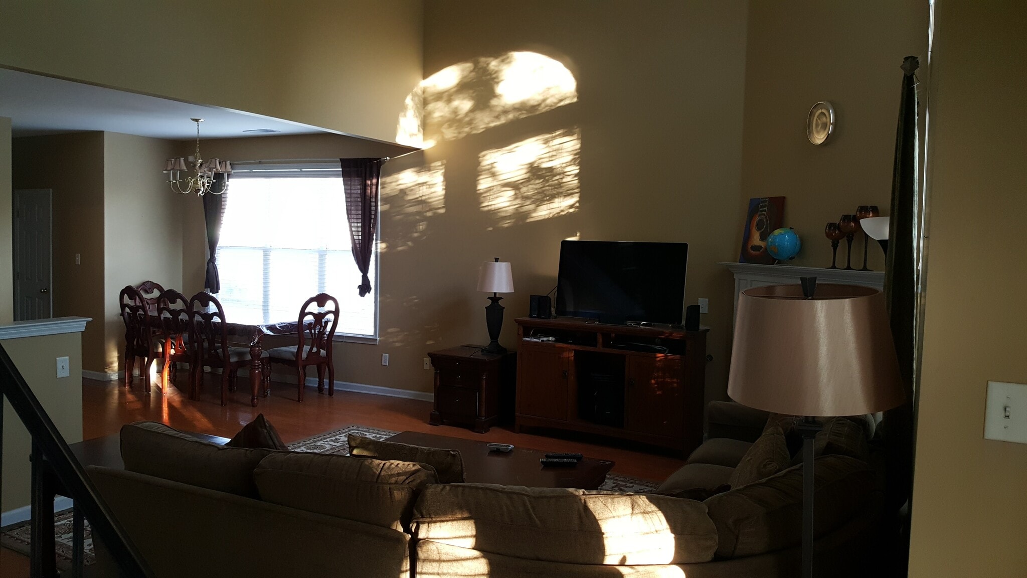 Living Room - 1162 Island Pl E