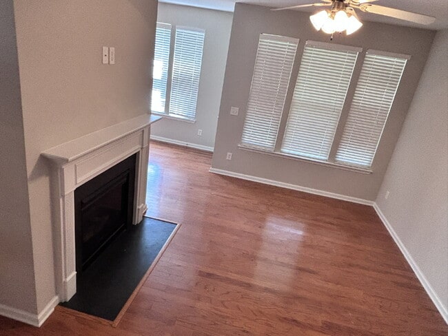 Building Photo - 10106 Raven Tree Dr