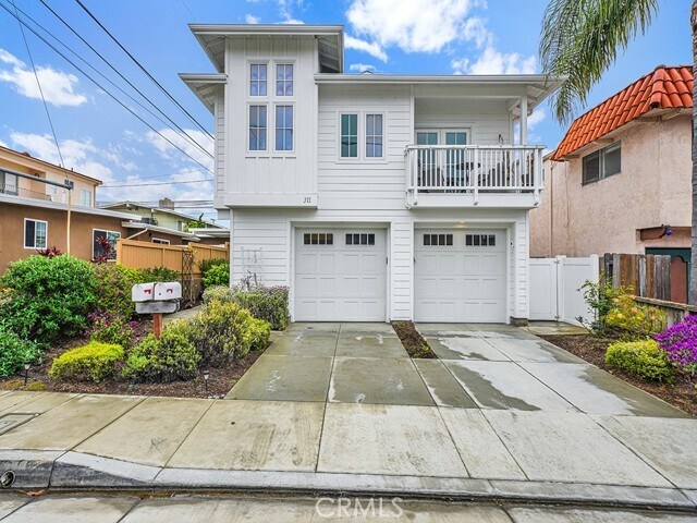 Building Photo - 311 W Avenida Palizada