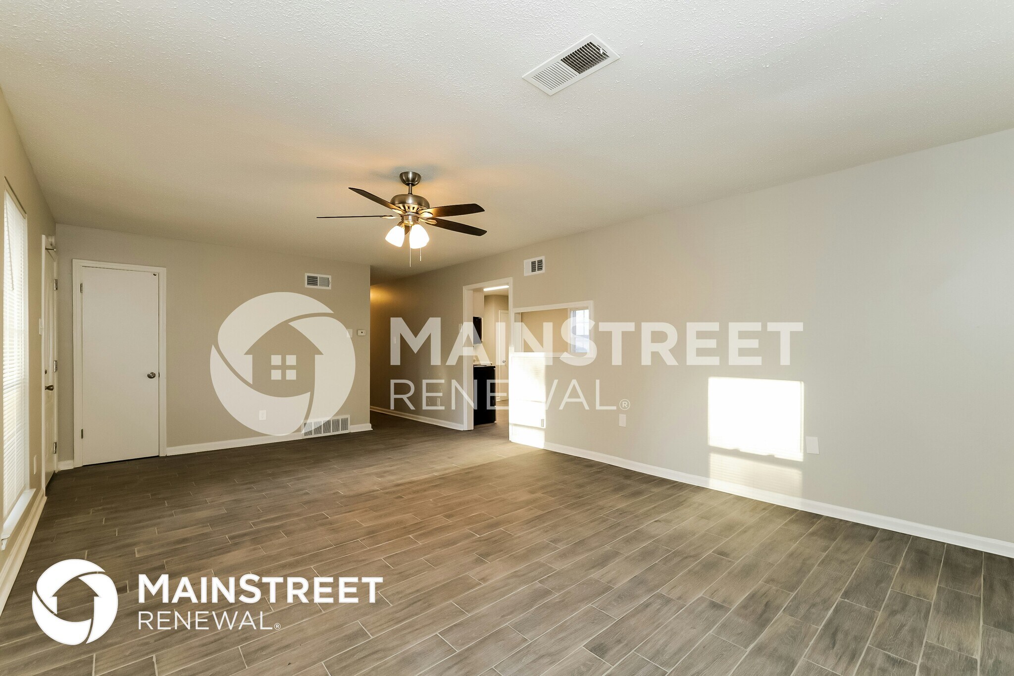 Building Photo - 2570 Hillcrest Dr