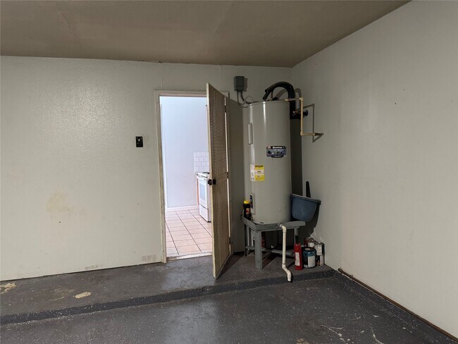 Building Photo - 9107 Ketchwood Dr