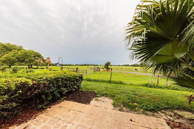 Building Photo - 38 Enclave Dr