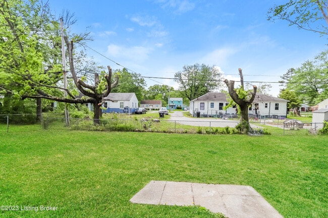 Building Photo - 6520 Estele Ave