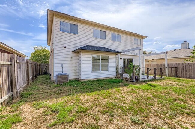 Building Photo - 1202 Hughmont Dr