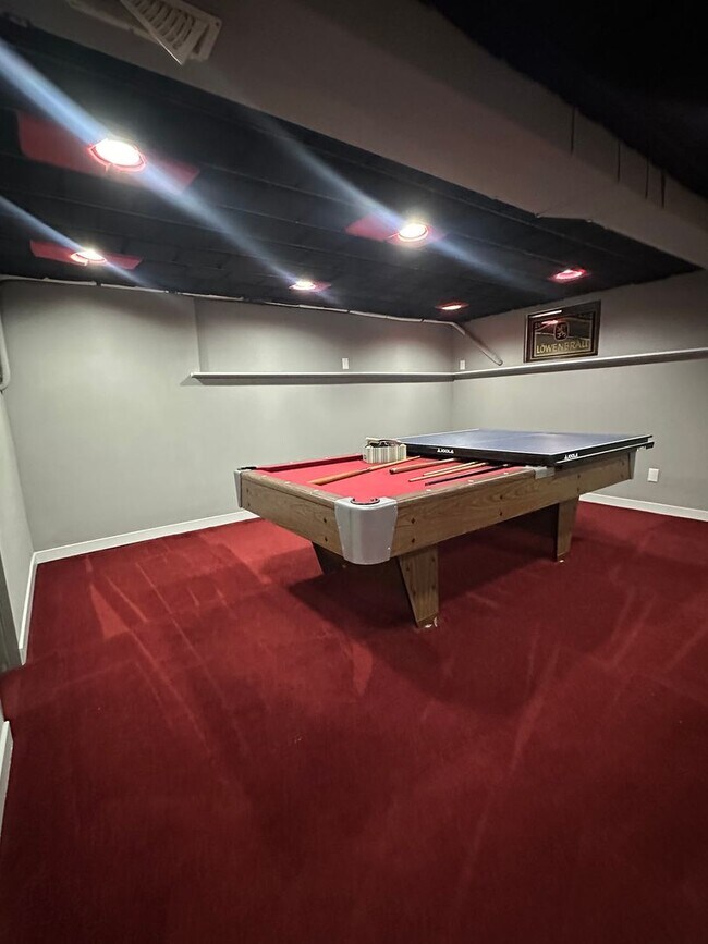 Building Photo - Beautiful 4 Bedroom 3 Bathroom Home in Everett!