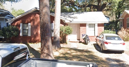 Building Photo - Three Bedroom Brick Home Walking Distance ...