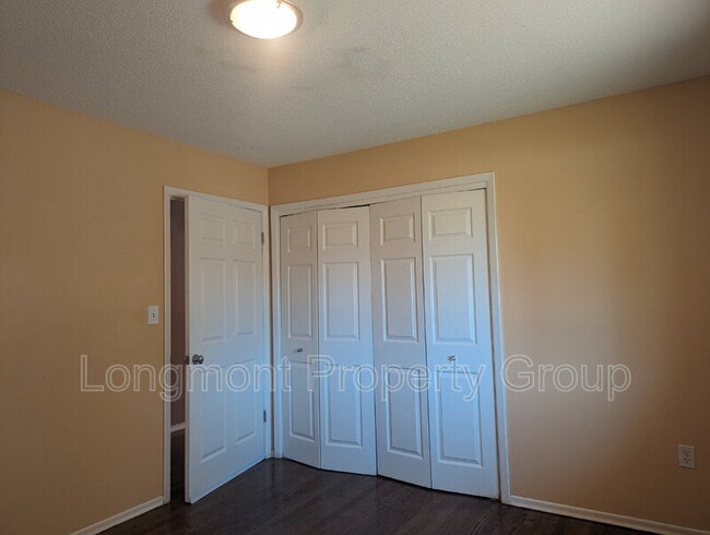 Building Photo - 305 Cottonwood Ct