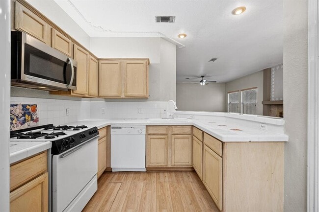 Building Photo - 1100 Silverton Ct