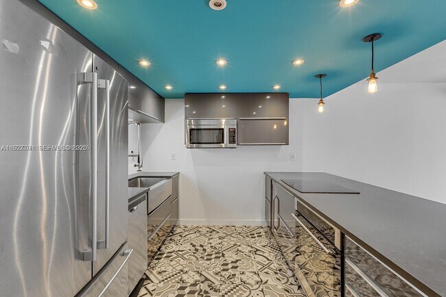 Building Photo - 100 Ocean Ln Dr