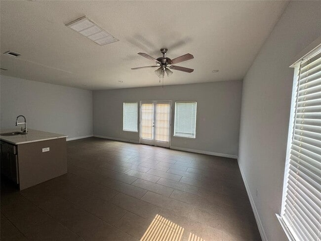 Building Photo - 8205 Oak Knoll Ln