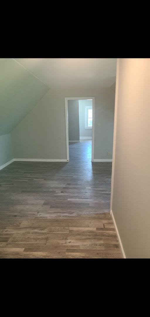 Building Photo - 4 Bed, 2 Bath/Remodled