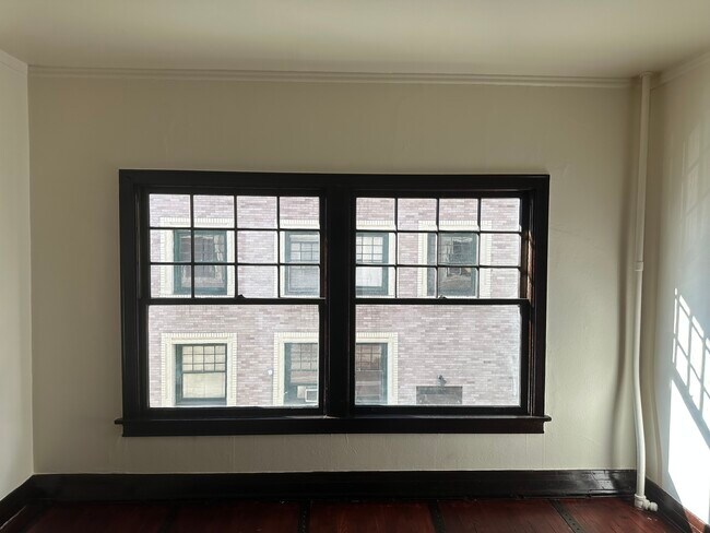 Building Photo - 2121 James M Wood Blvd