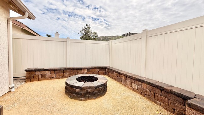 Building Photo - Lovely Single-Story Home in the Friendly and Desirable Lake Rancho Viejo Community of Fallbrook!