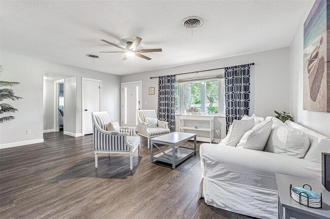 Building Photo - 863 Bay Breeze Terrace