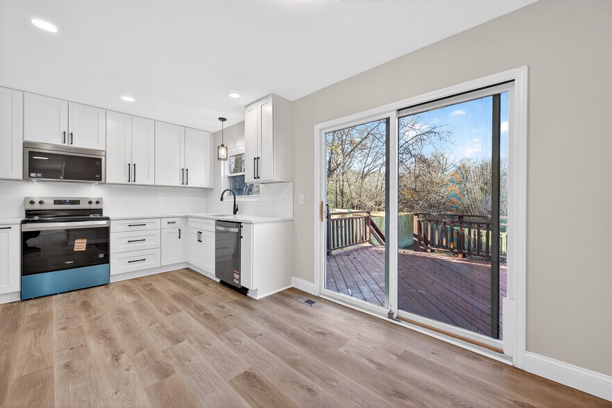 Building Photo - 1447 Pepperdine Ct