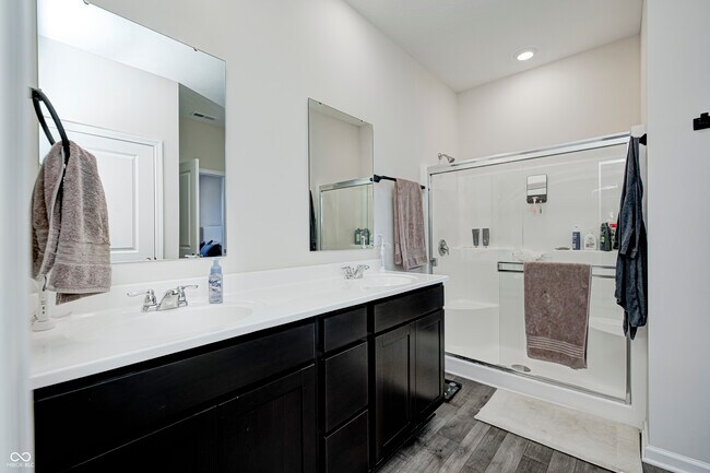 Building Photo - 2214 Warbler St