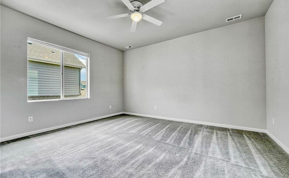Building Photo - 8911 Eagle River St