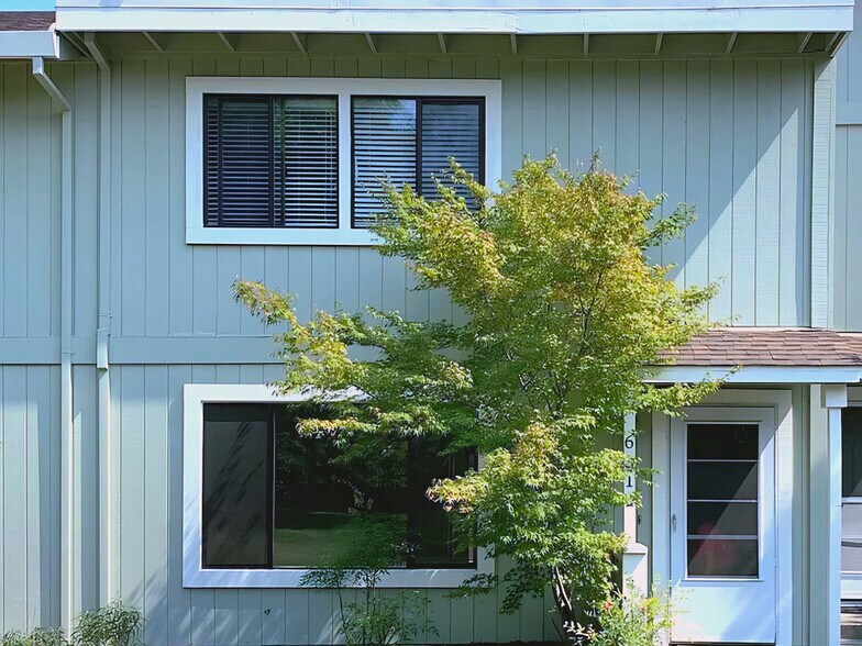 Primary Photo - 631 Fairhaven Way