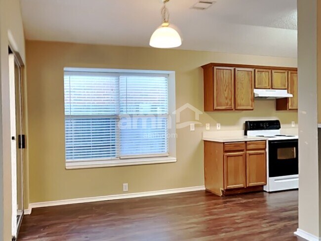 Building Photo - 1420 Mosscreek Dr