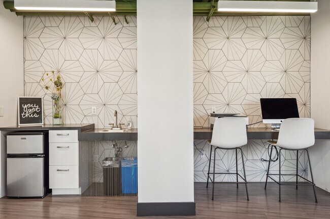 Building Photo - 388 Beale St