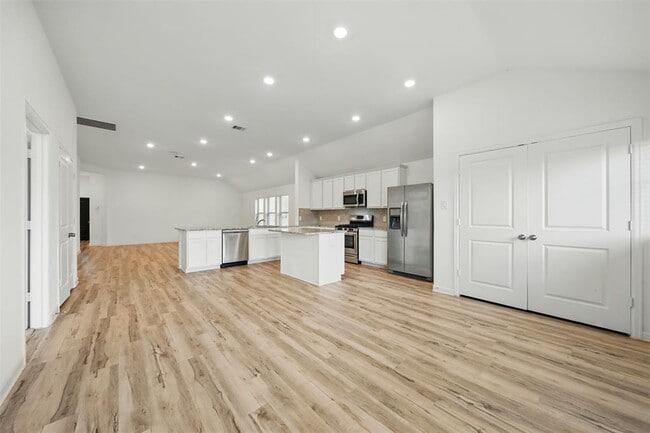 Building Photo - 3535 Carniff Garden Dr
