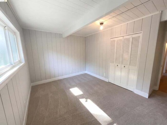 Building Photo - 2361 Oakmont Dr