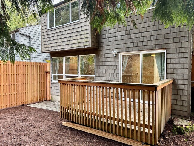 Building Photo - AK Duplex