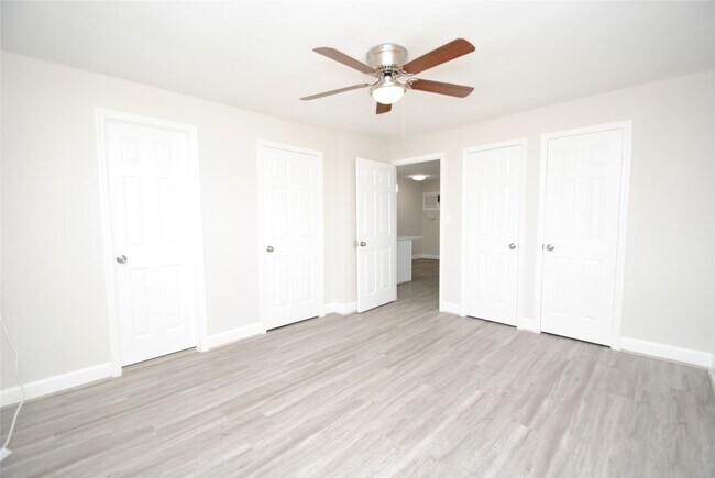 Building Photo - 2515 Yoakum Blvd