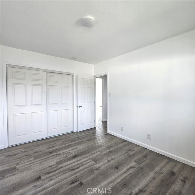 Building Photo - 320 E Hullett St