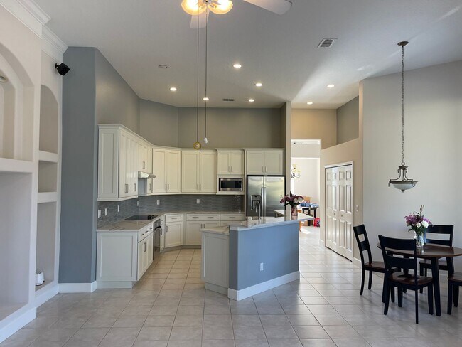 Building Photo - 10008 Canopy Tree Ct