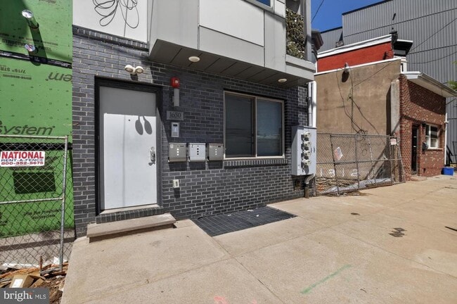 Building Photo - 1650 Point Breeze Ave