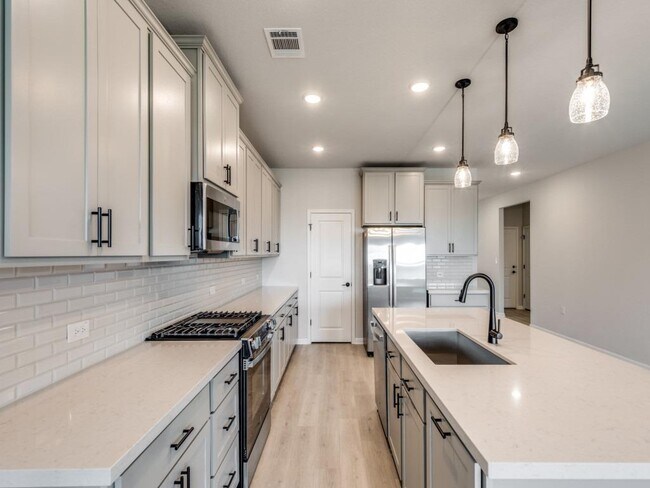 Building Photo - 1529 Purple Martin Dr