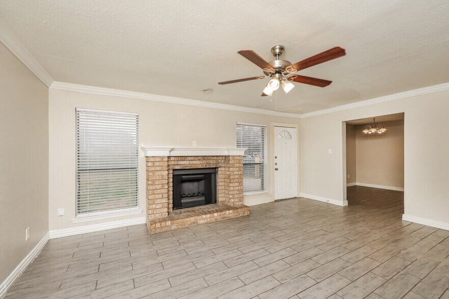 Building Photo - 216 Mesa Wood Dr