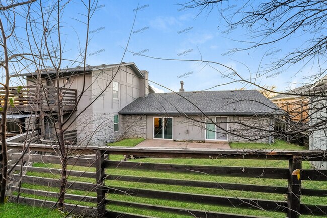 Building Photo - 6905 S Oswego Ave