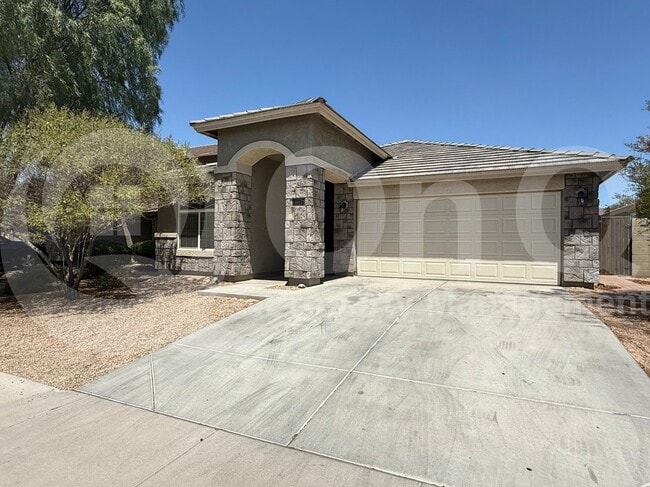 Building Photo - 5513 S 27th Dr