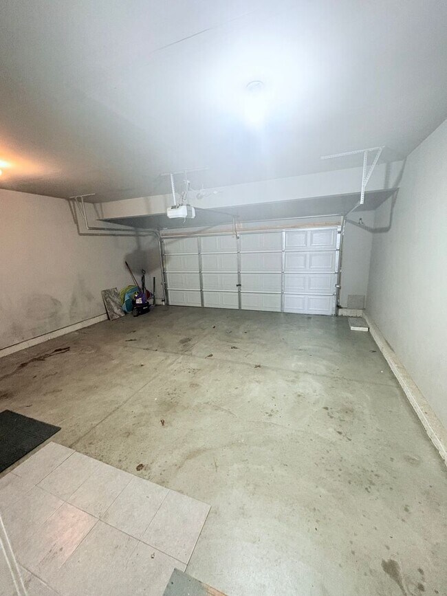 Building Photo - Stunning 3-bedroom, 3.5-bathroom home in Reynoldsburg