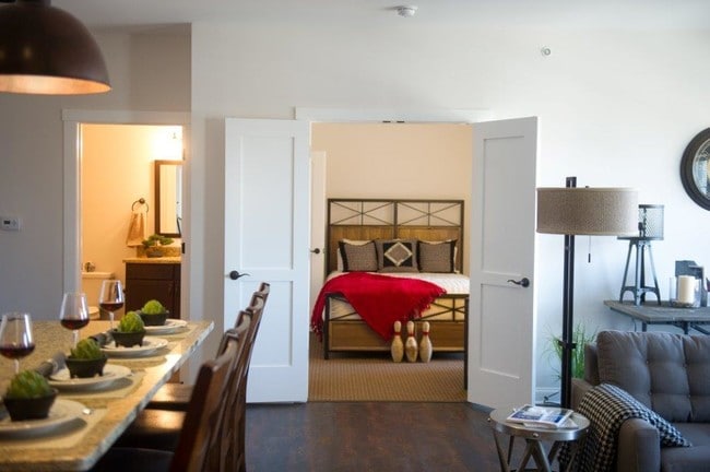 Building Photo - Phoenix Apartments