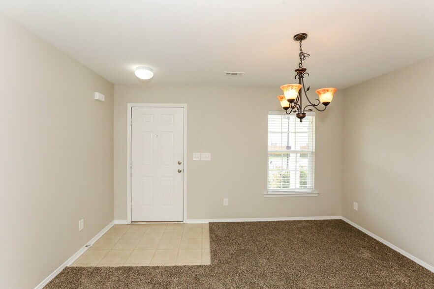 Building Photo - 9924 Rocky Ford Club Rd