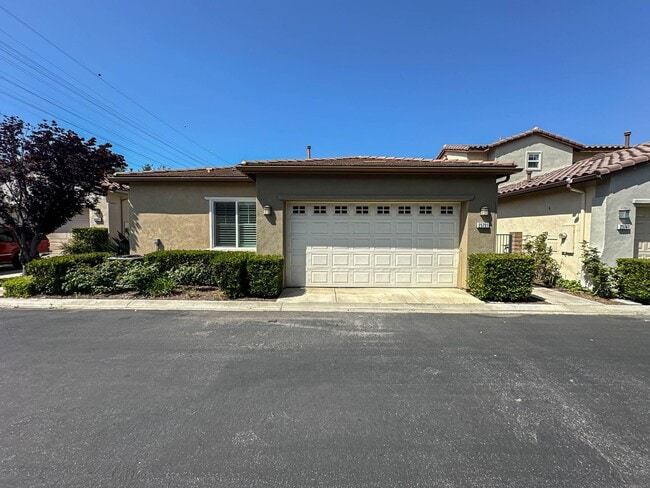 Building Photo - COMING SOON! 55+ Belcaro Community 2 Bedroom Single Story in Valencia!