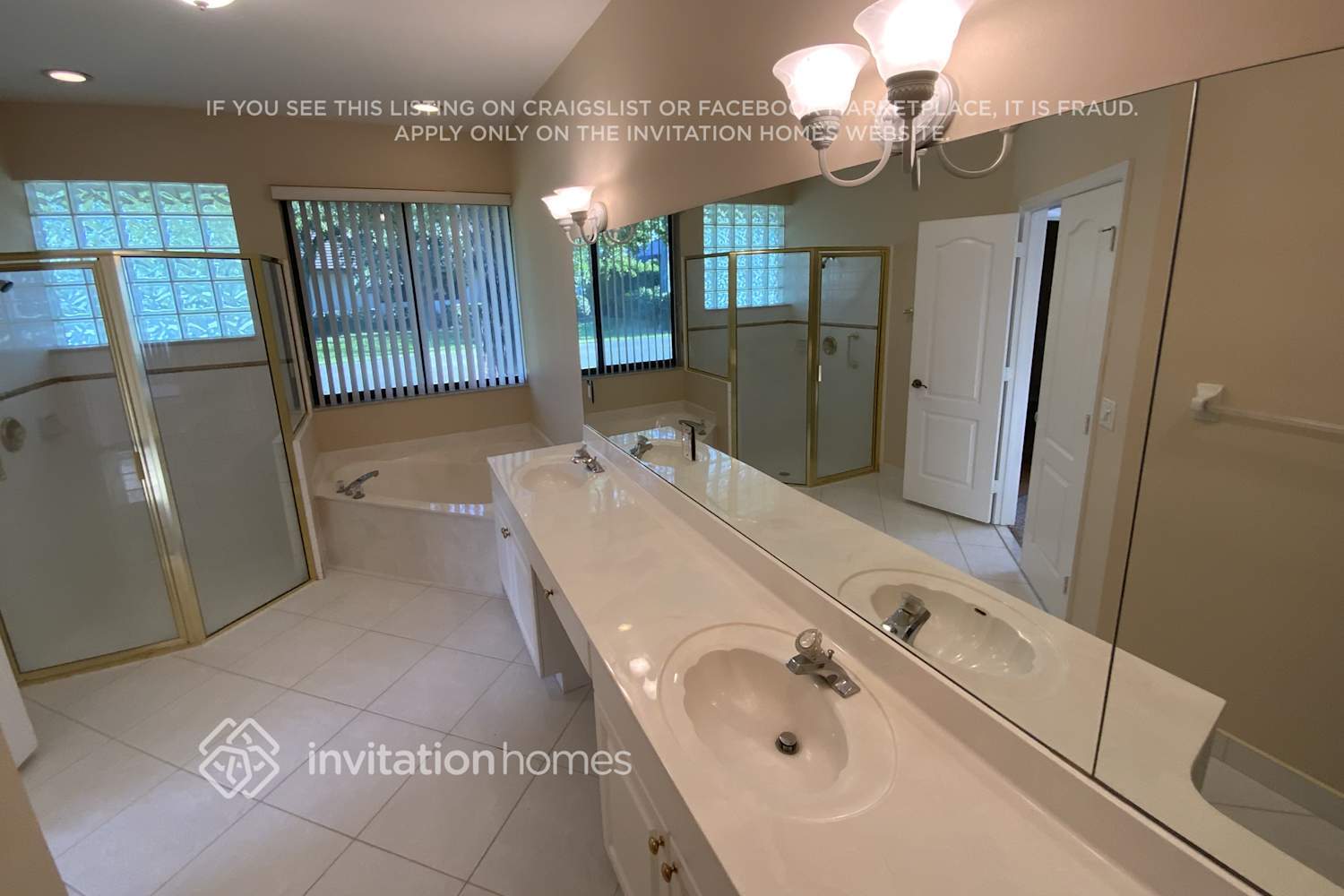 Building Photo - 4945 Pine Tree Dr