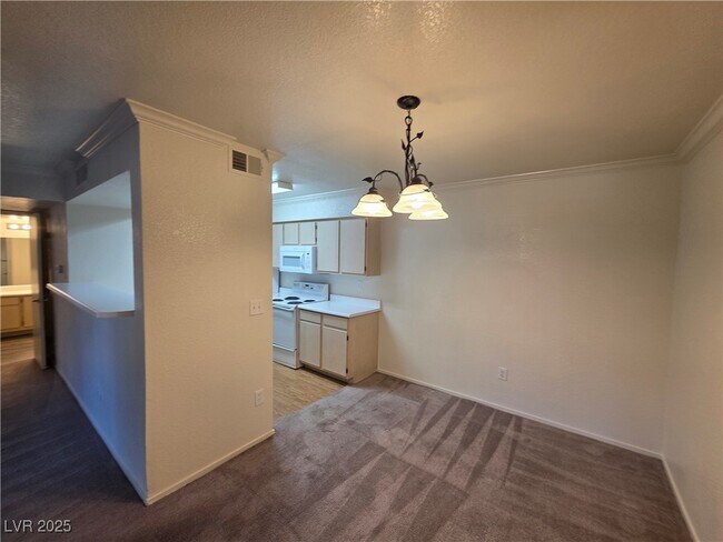 Building Photo - 8101 W Flamingo Rd