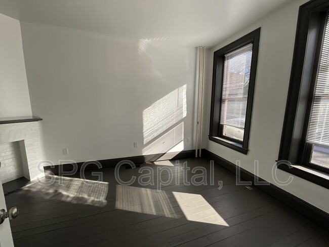 Building Photo - 659 W Philadelphia St