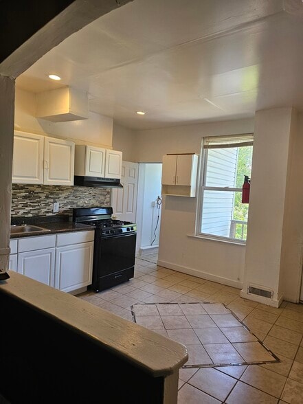 Kitchen - 4730 Pimlico Rd