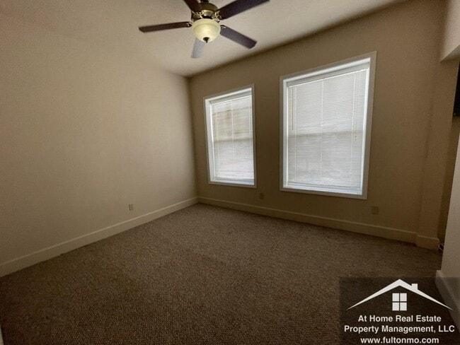 Building Photo - 518 Court Street, Apartment A