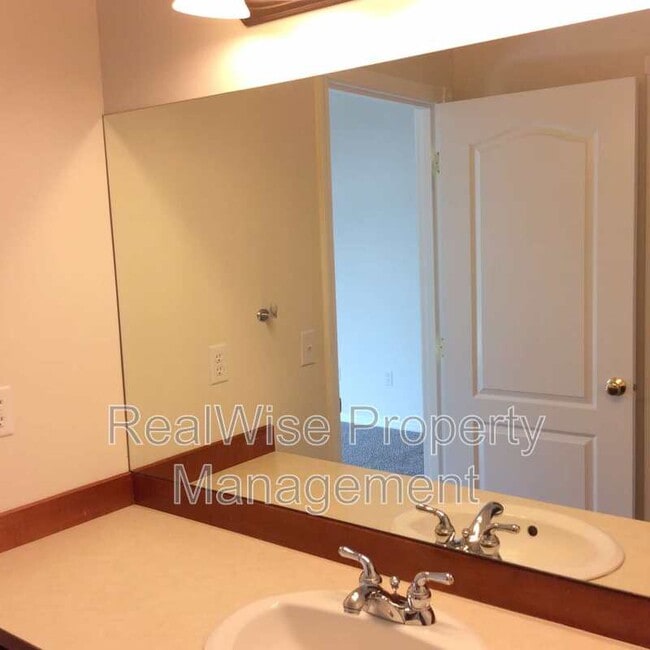 Building Photo - 1730 SW 22nd Ct