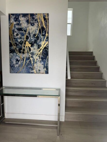 Building Photo - 301 W 1st St