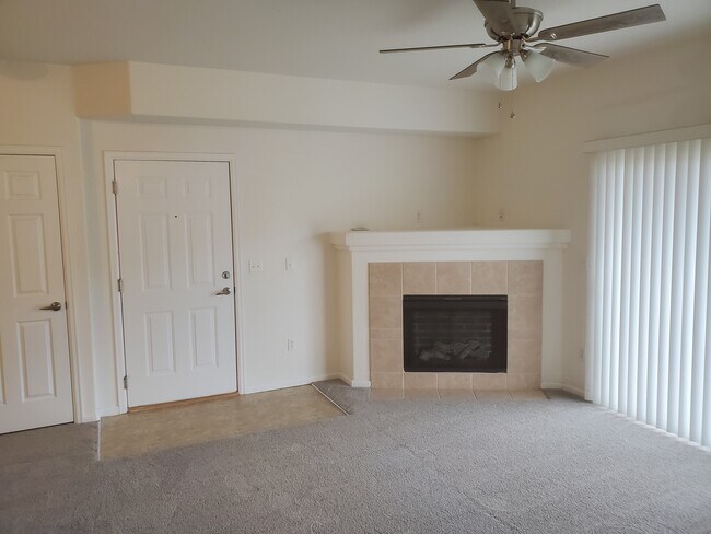 Building Photo - 15700 E Jamison Dr