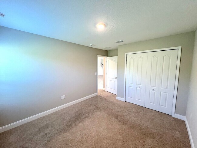 Building Photo - GORGEOUS 5 Bed 4 Bath 3 Car Garage HOME w COMMUNITY POOL for RENT!