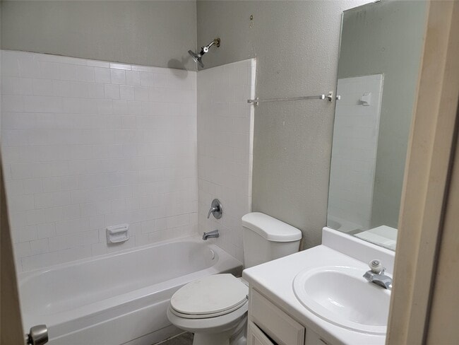 Building Photo - 18506 Andalusian Dr